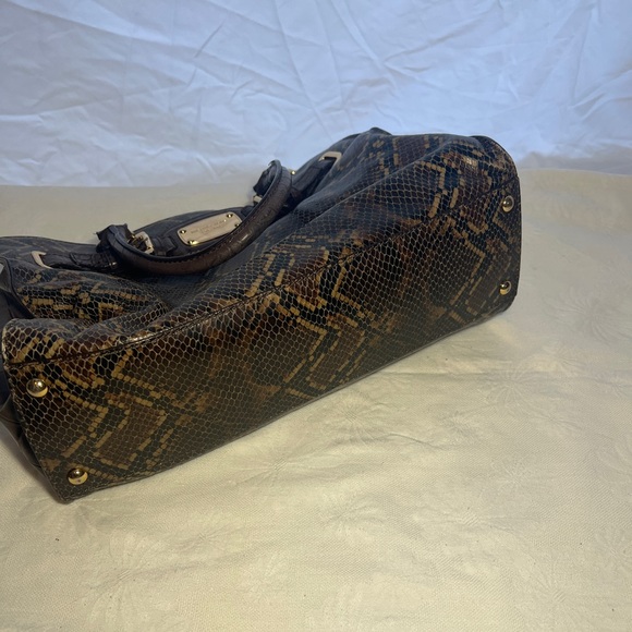 Michael Kors snakeprint shoulder bag or crossbody. EUC - Picture 3 of 5